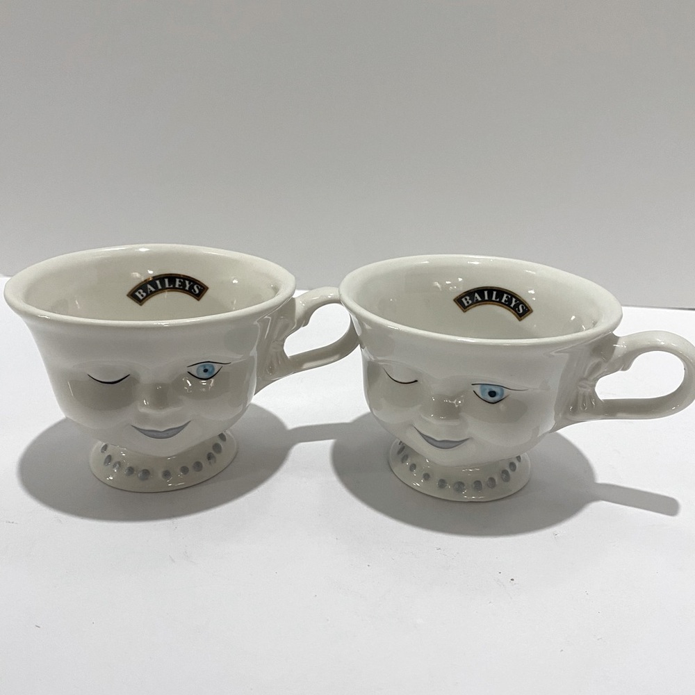 Set of 2 Helen Hunt Yum Yum Bailey's Winking Lady Mugs Teacups Celebrity 1996